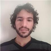 Profesor de Historia dicta clases para alumnos de todas las edades, destacando en preparación PDT